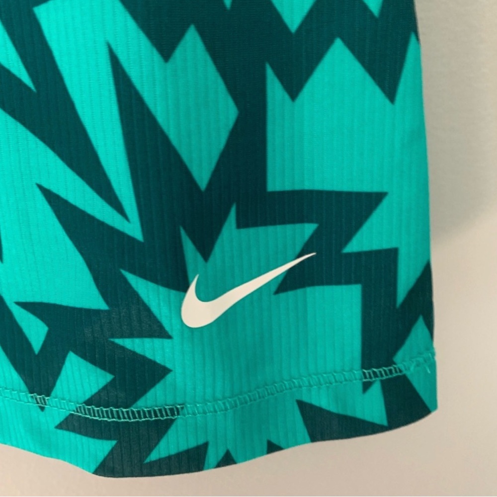 Nike Dri-Fit Lightly Ribbed Tank - Picture 3 of 4